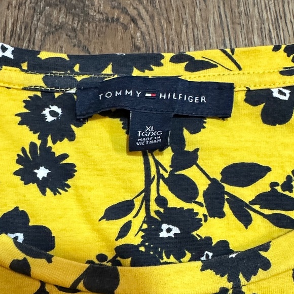 Tommy Hilfiger Yellow and Black Floral Short Sleeve Top - Picture 2 of 4
